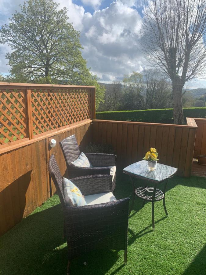 Swansea Log Cabin Pontardawe المظهر الخارجي الصورة