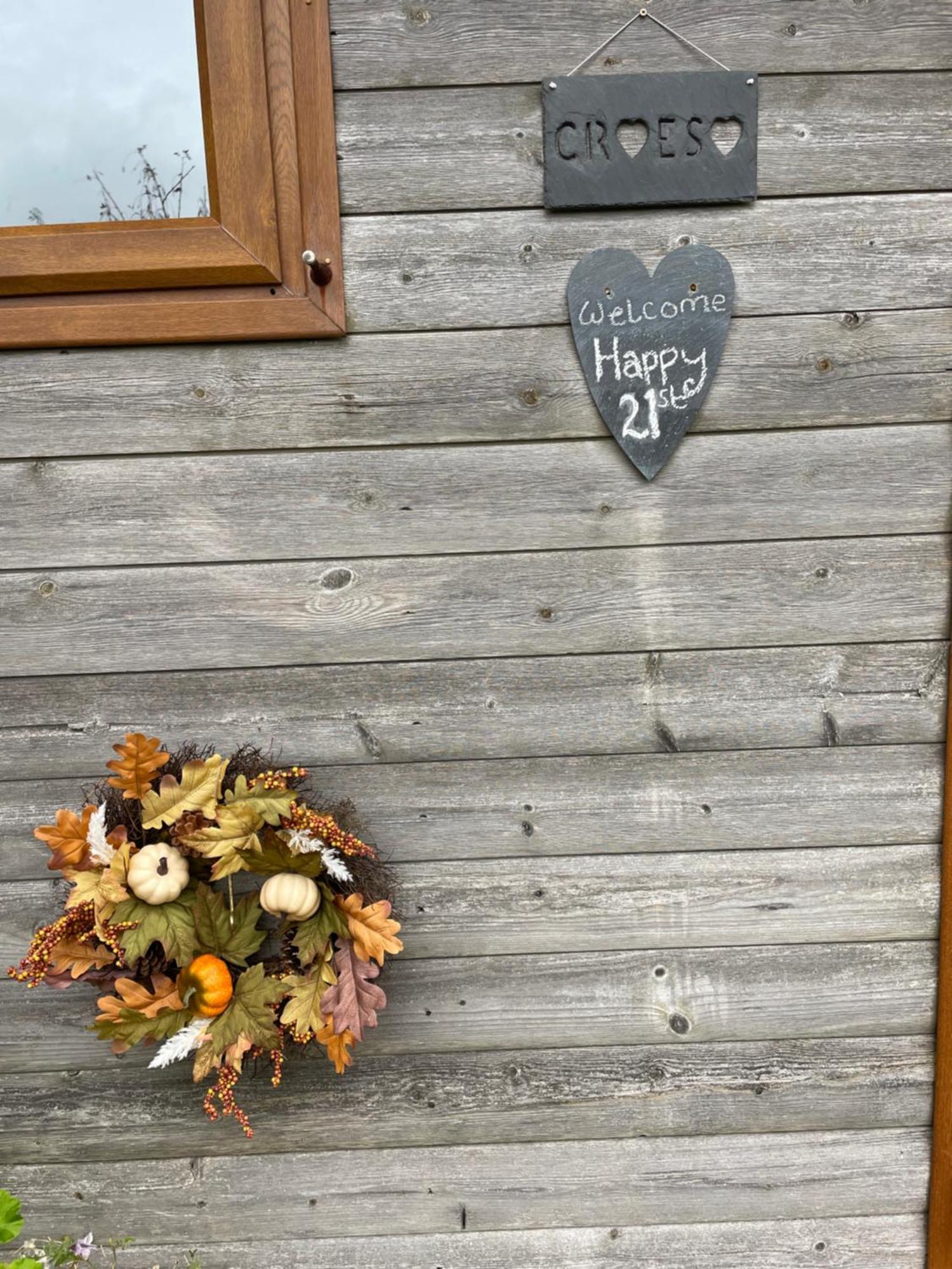 Swansea Log Cabin Pontardawe المظهر الخارجي الصورة