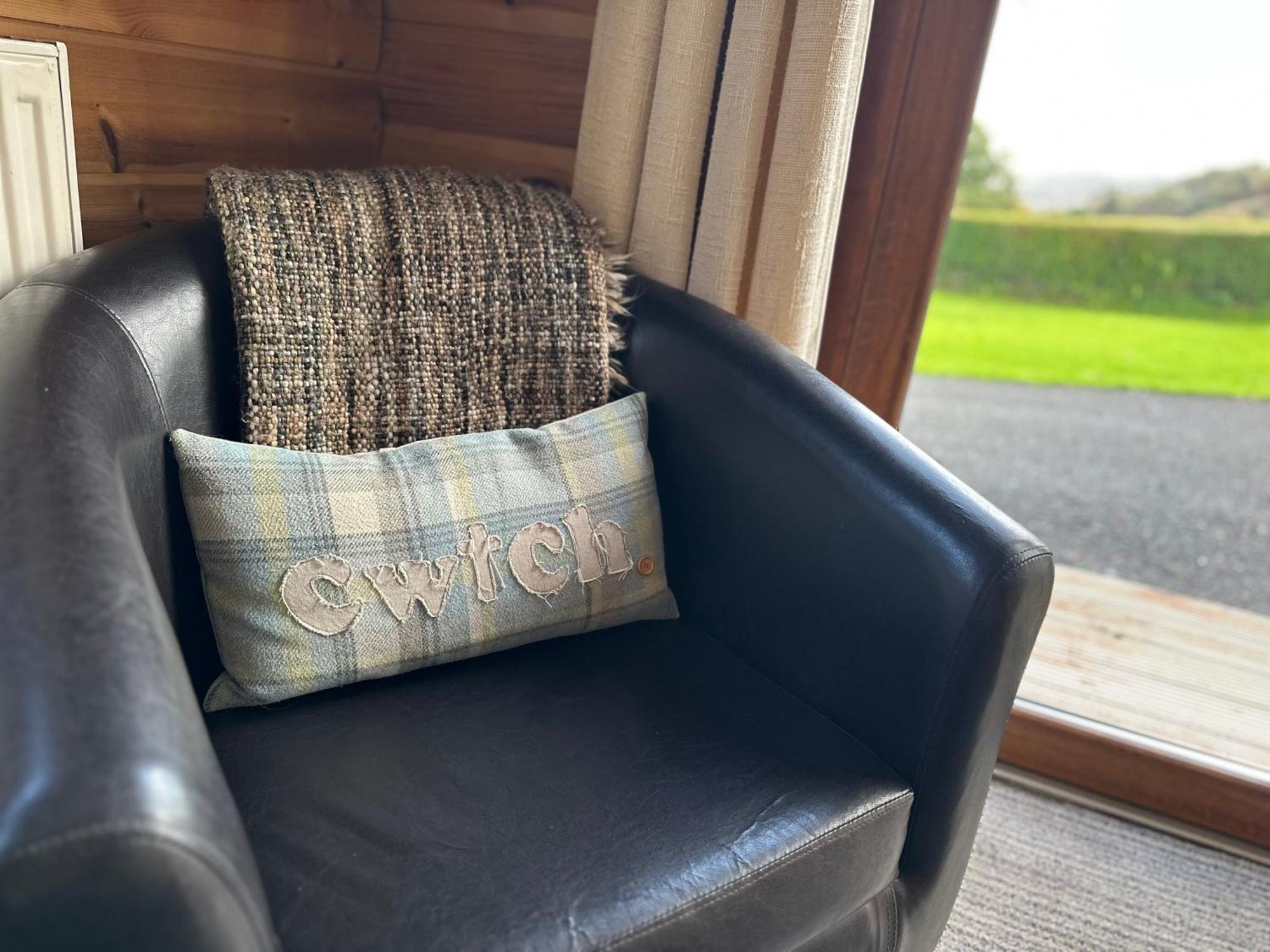 Swansea Log Cabin Pontardawe المظهر الخارجي الصورة