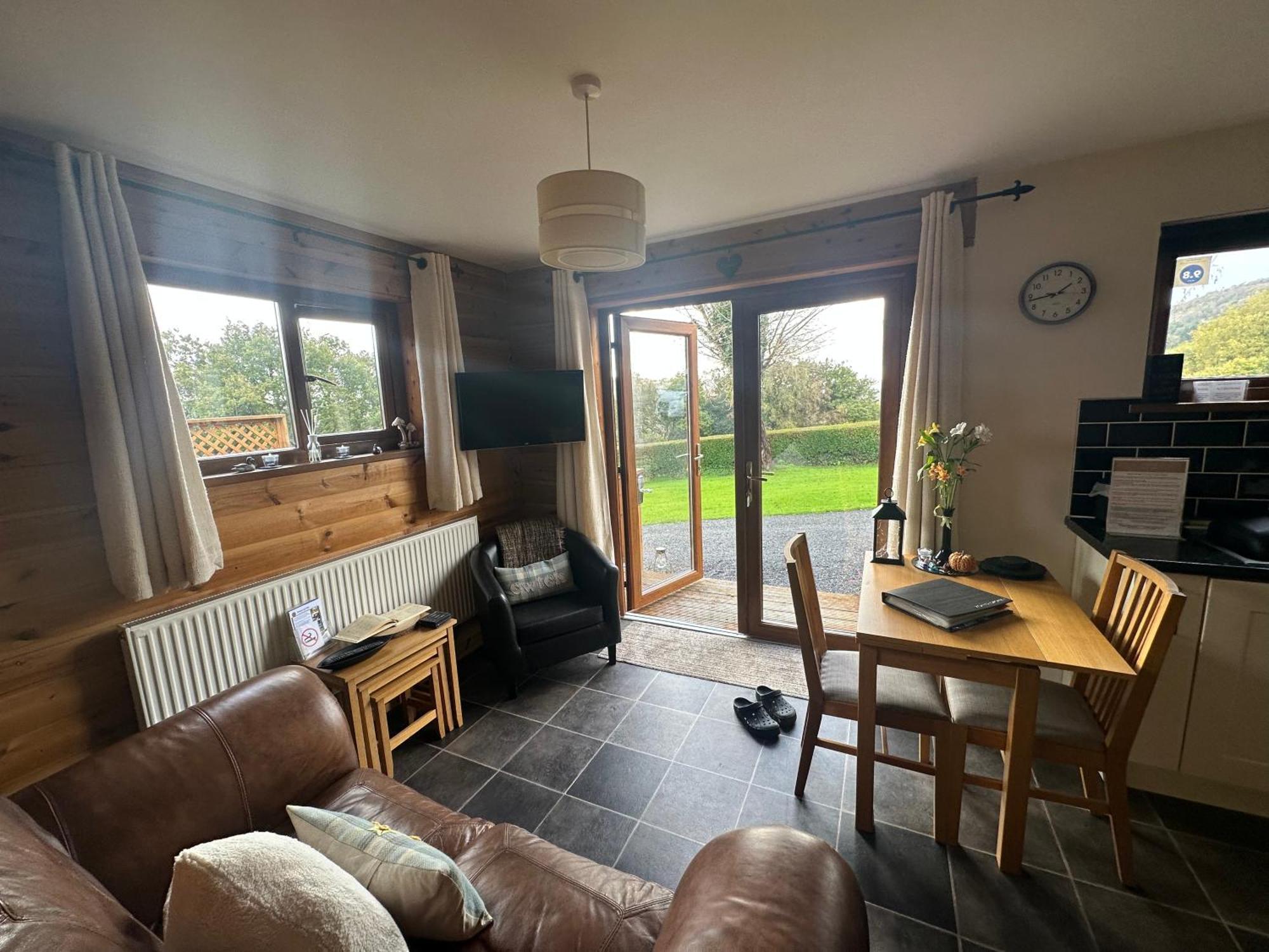 Swansea Log Cabin Pontardawe المظهر الخارجي الصورة