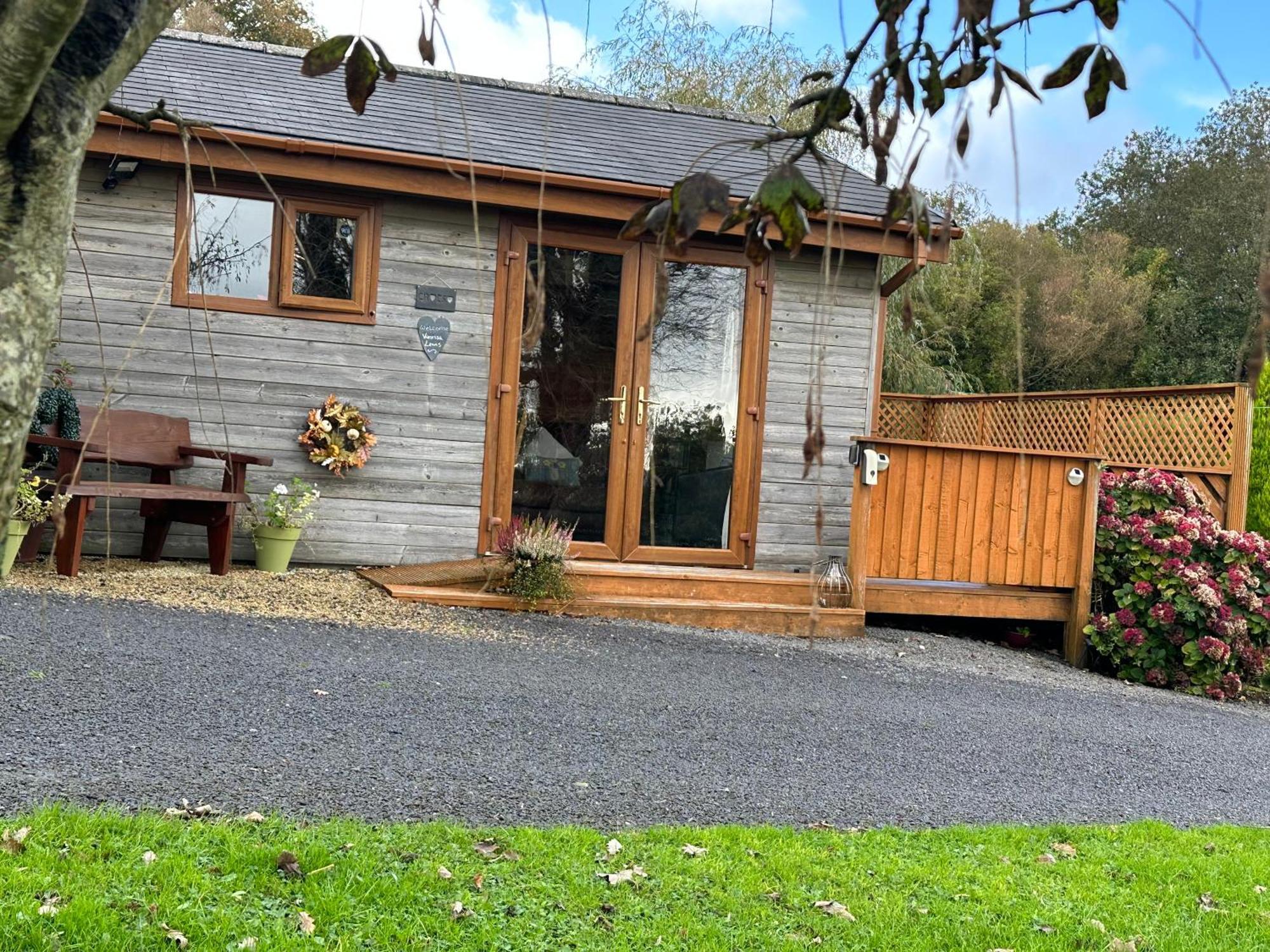 Swansea Log Cabin Pontardawe المظهر الخارجي الصورة